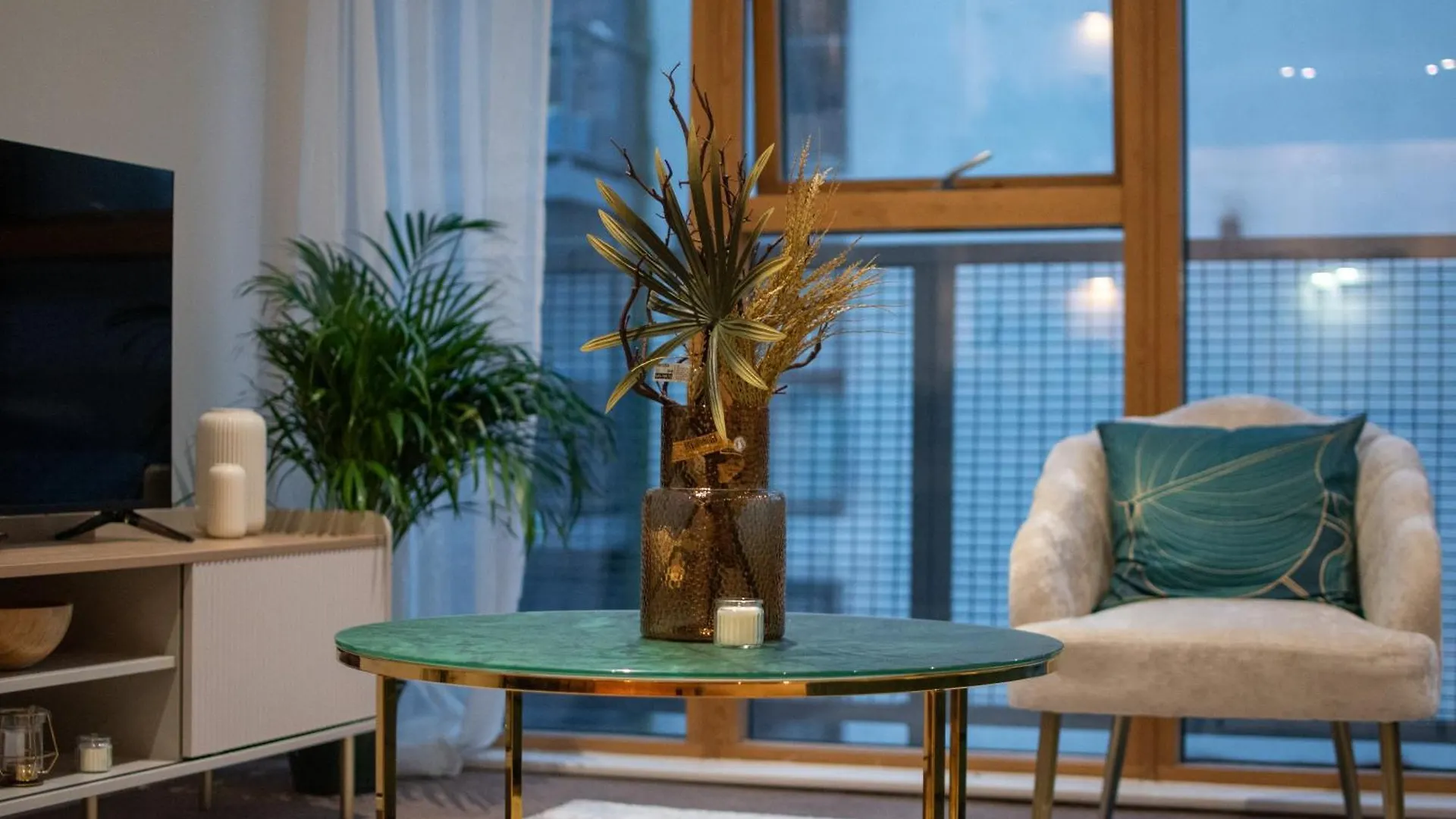 Cosy 2 Bed Apartment With Free Parking Included Sleeps 8 Лондон 0*,  Великобритания