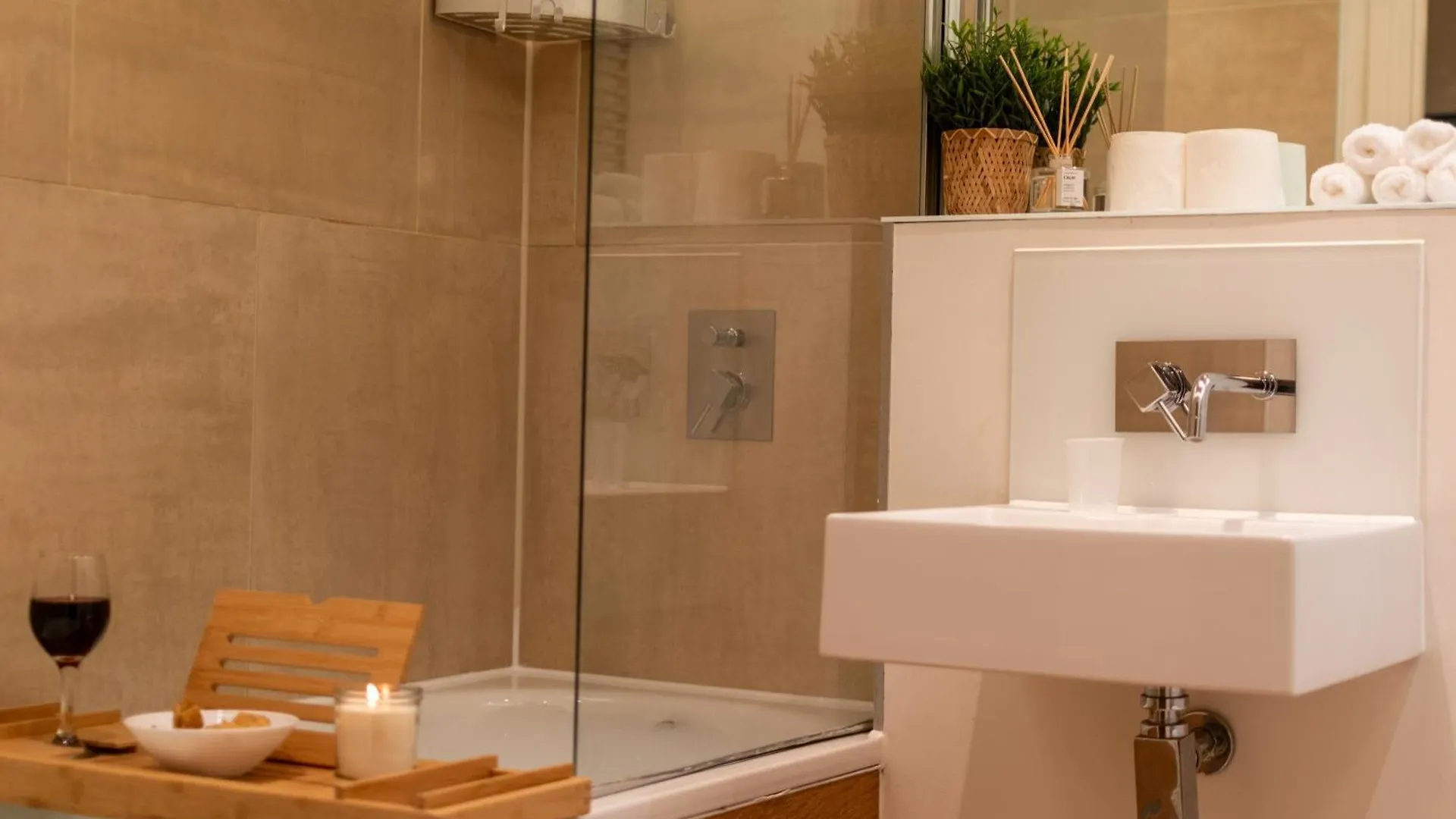 Cosy 2 Bed Apartment With Free Parking Included Sleeps 8 Лондон 0*,  Великобритания